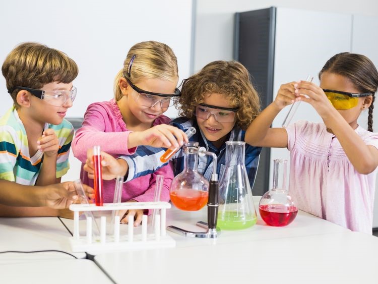 Curs de experimente pentru copii